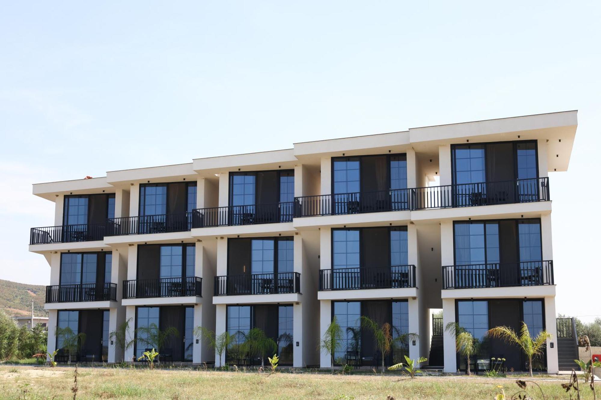 Posh Villas Rrogozhine Exterior photo
